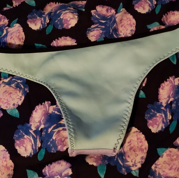 PINK VS bikini bottoms - Picture 2 of 3